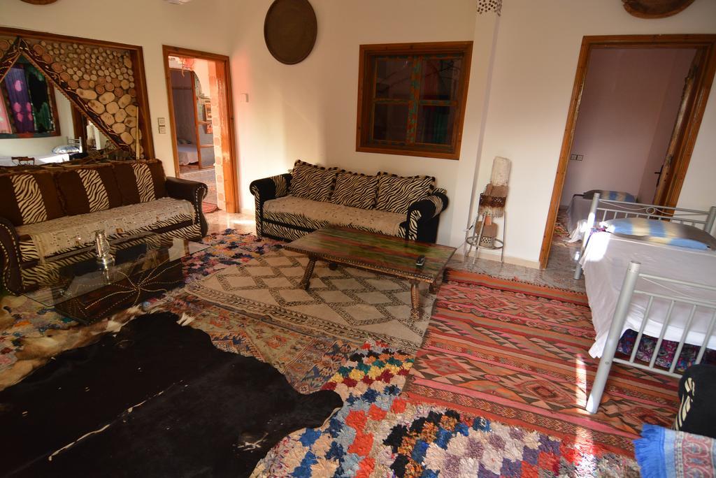 Maison D'Hotes Ait Bou Izryane Timoulilt ภายนอก รูปภาพ